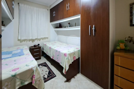 Sobrado com 425 m², 3 suítes e 4 vagas de garagem, à venda no bairro Santa Maria em São Caetano do Sul