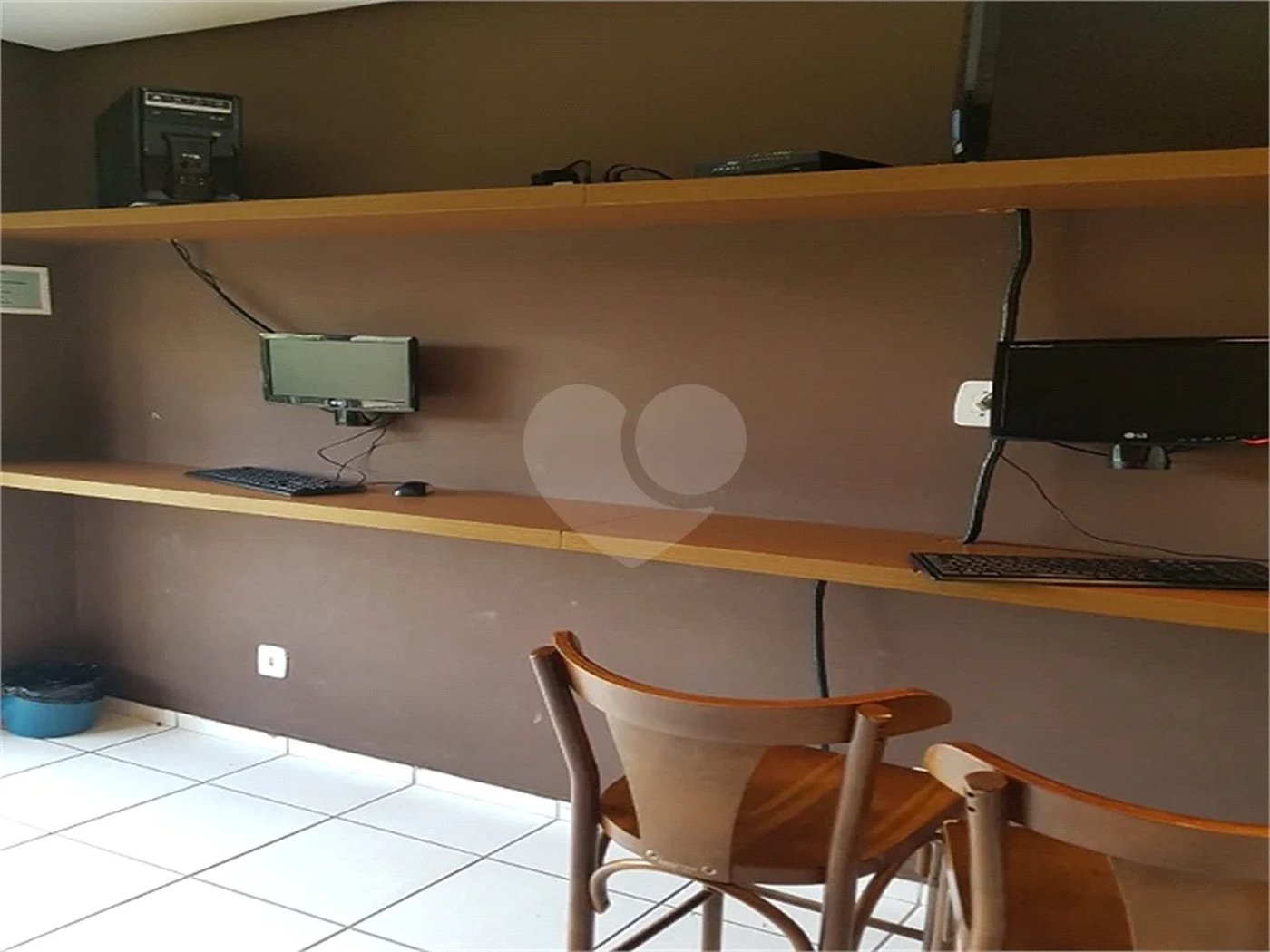 Apartamento à venda, com 1 quarto, armários, varanda, 1 vaga no Jaraguá em São Paulo