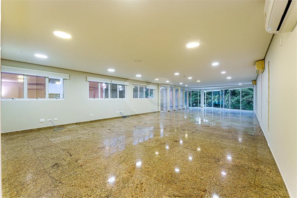 Prédio inteiro comercial á venda e locação na Vila Leopoldina.