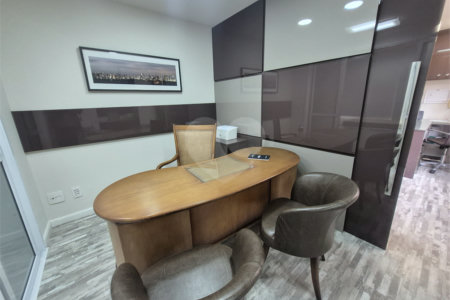 Sala comercial para venda ou locação na Brig.ís Antônio entre Paulista e Parque do Ibirapuera, 70 m², duas vagas de garagem