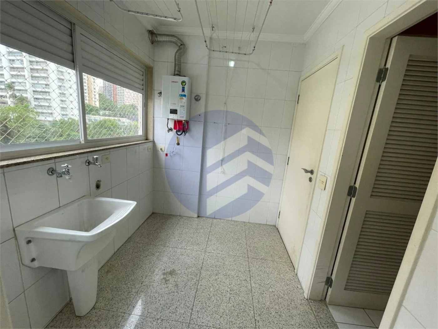 Apartamento à venda ou para alugar com 3 quartos, sendo 3 suítes, em Morumbi, São Paulo - SP