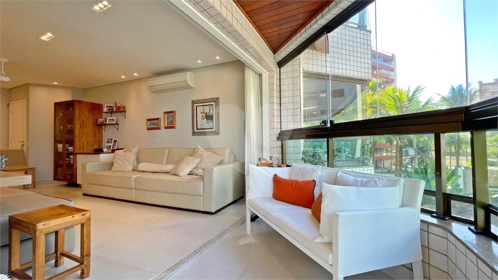 Apartamento à venda com 3 quartos, sendo 2 suítes, em Riviera de São Lourenço, Bertioga, SP