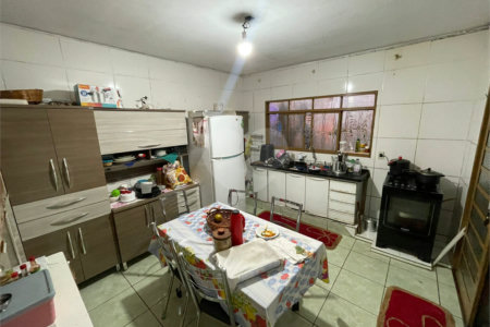 Casa térrea para venda na Vila Nossa Senhora de Fátima.