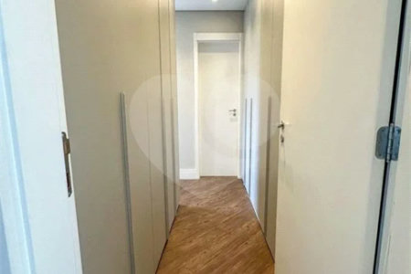 Apartamento de 106 m² no Auge Home Resort, porteira fechada, com 3 dormitórios, 1 suíte, varanda gourmet, 2 vagas, depósito e lazer completo.