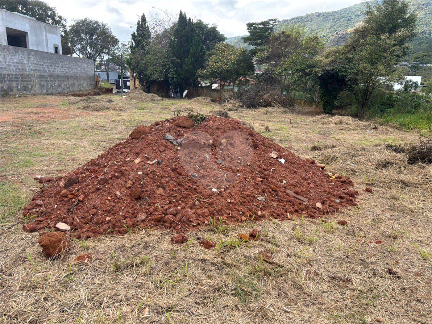 Excelente terreno com 493,65 metros quadrados com vista para a pedra grande em Atibaia sp.