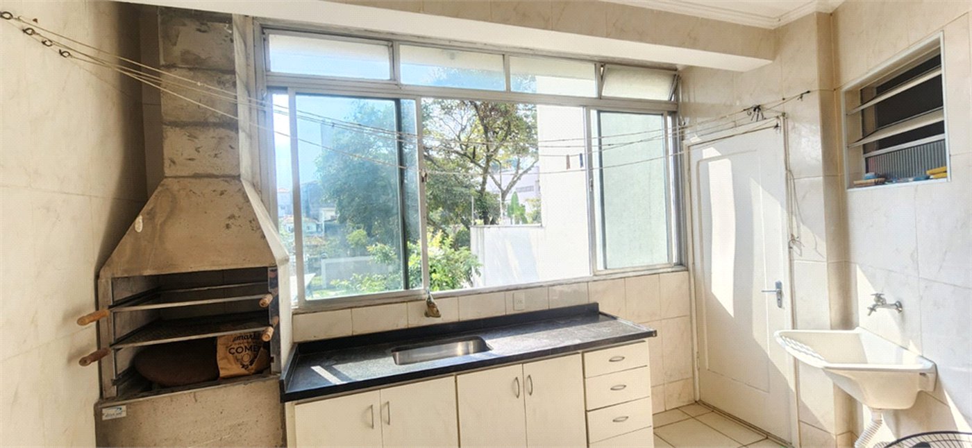 Casa térrea com duas edículas para venda - Saúde, SP.