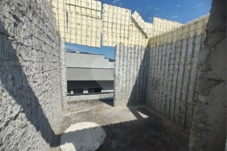 Terreno 810 metros à venda em Atibaia com projeto aprovado exclusivo de alto padrão com construção inacabada
