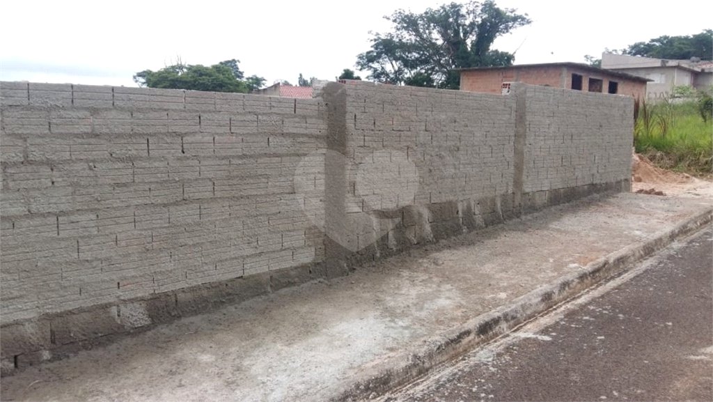 Terreno com 548,00 m² de área total.