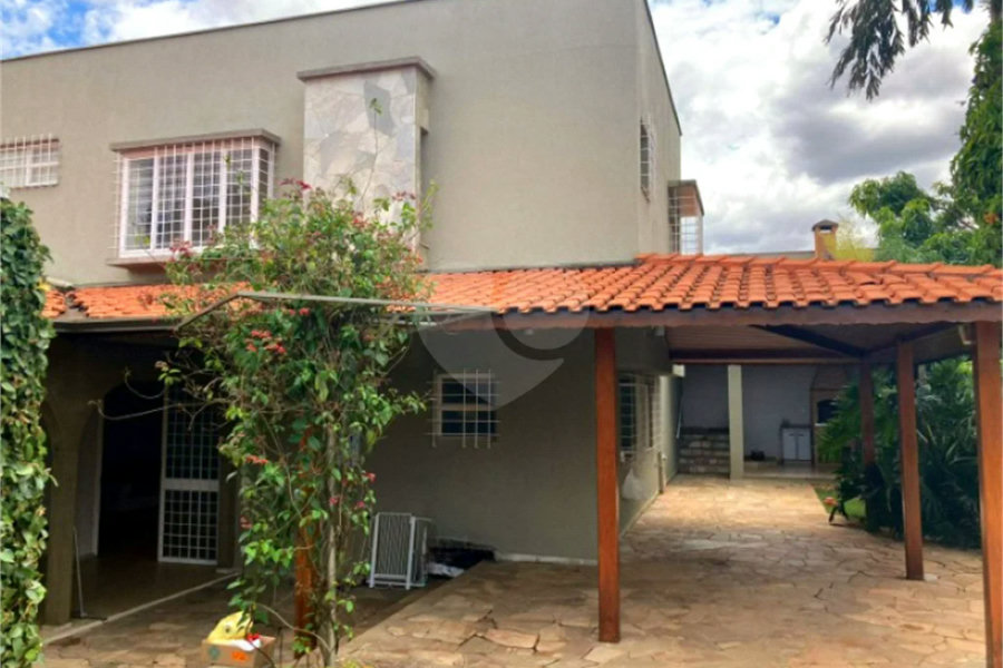Belíssima casa no bairro Vila Rezende