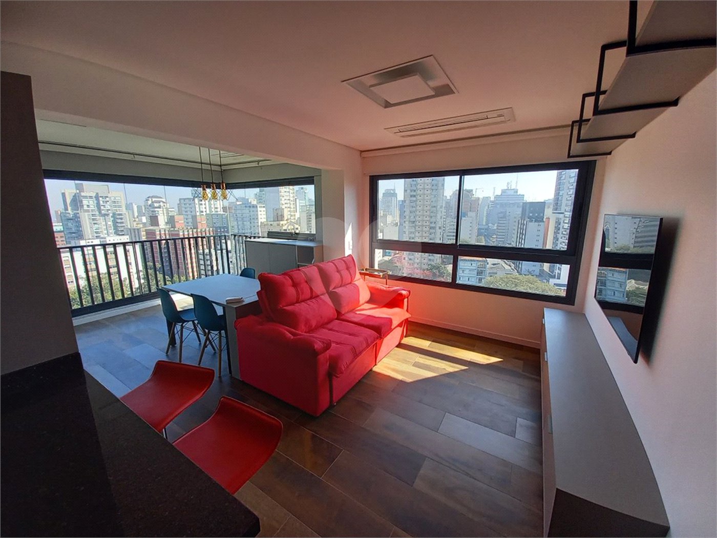 Apartamento de 2 quartos mobiliado à venda no Paraíso