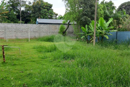 Terreno com 2.010,00 m² .