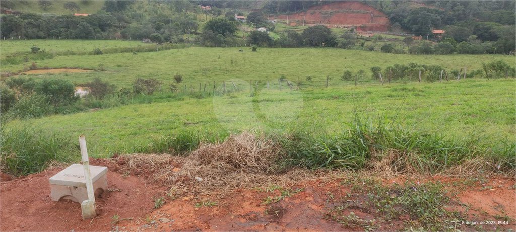 Terrenos de 300 metros em condomínio fechado e prontos para construir na região de Atibaia