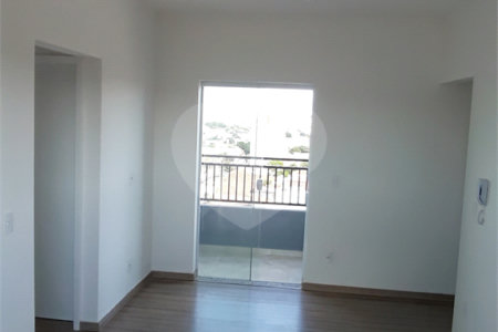 Apartamento com 2 dormitórios.
