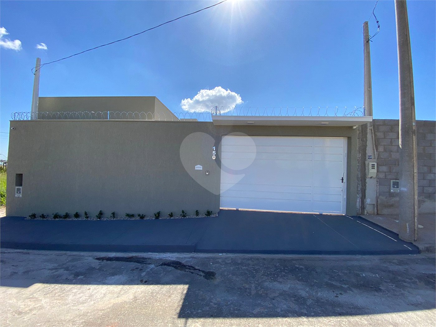 Casa térrea com piscina para venda no Residencial Arcoville