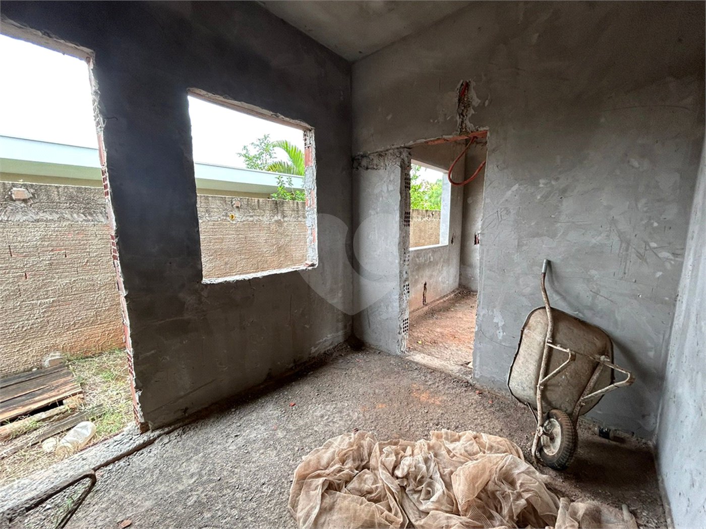 Casa à Venda de 3 dormitórios no condomínio damha II em São Carlos,