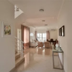 Lindo sobrado com 4 suites e piscina à venda, 365m², por R$ 2.450.000,00 no condomínio Villa Suiça, em Indaiatuba/SP.