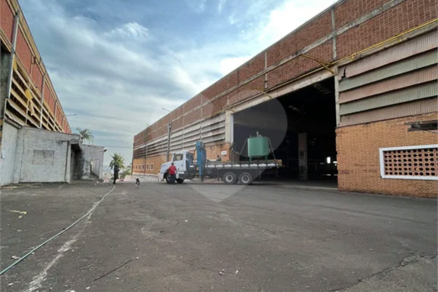 Excelente Galpão comercial para empresas disponível para venda e locação em Piracicaba - SP.
