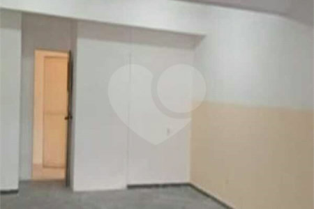 Indaiatuba - Salão Comercial - Vila Pires da Cunha - IPTU: R$ 168,00 - Venda: R$ 380.000,00 - Excelente oportunidade - Este salão comercial está localizado na Vila Pires da Cunha, ao da Avenida Ario Barnabé, no Jardim Morada do Sol. - Uma área em crescente valorização
