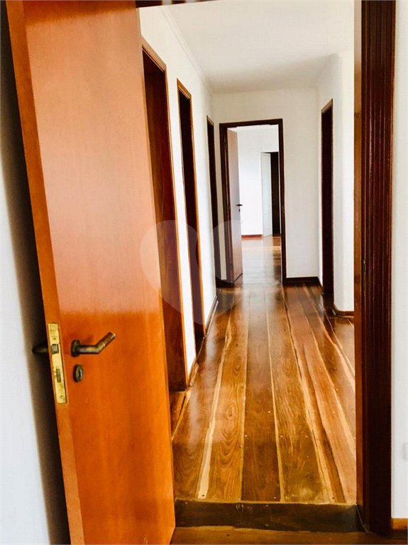 Apartamento no Bosque da Saúde com 4 dormitórios.