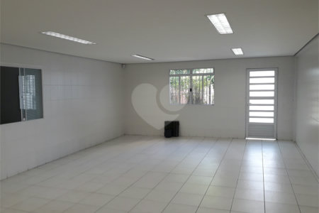 Galpão a Venda no Cambuci locado ate 2028