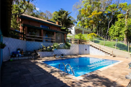 Casa á venda em condominio em Caieiras SP