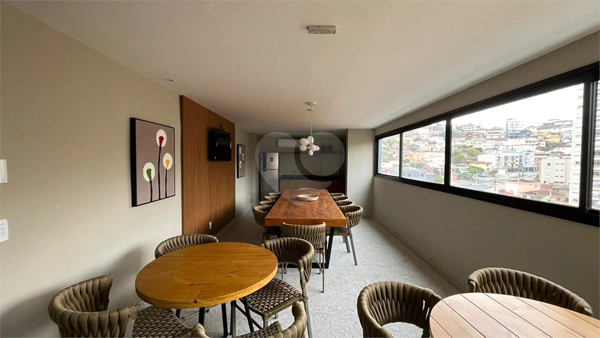 Apartamento à venda com 2 quartos, sendo 1 suíte, no Centro, Poços de Caldas - MG