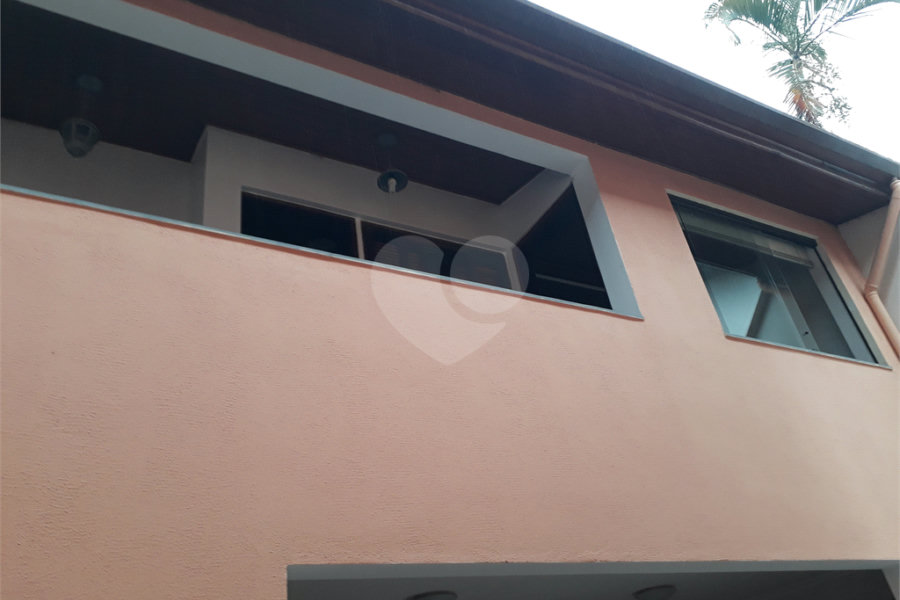 Mansão em condomínio, com 6 suites, e vagas para 15 autos....