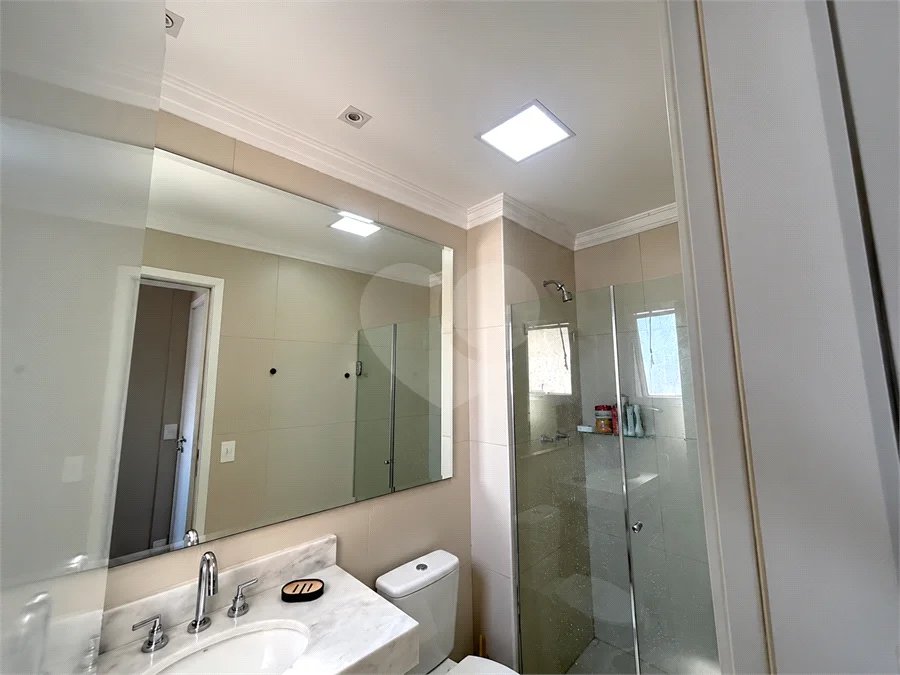 Apartamento de 127 m² em andar alto, com vista livre, 3 suítes planejadas, sacada gourmet envidraçada, 2 vagas e lazer completo, próximo ao Shopping Golden Square e à Avenida Kennedy.