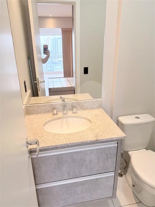 Flat Mobiliado e Reformado de 42 m² com Varanda e Vista Panorâmica em Frente ao Shopping Metrópole – Centro de SBC