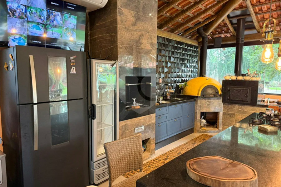 Chácara no Unileste, com espaço para eventos e cozinha industrial, na modalidade porteira fechada,