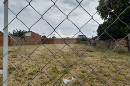 Terreno Comercial à Venda na Av. Teixeira de Barros – Rua Larga