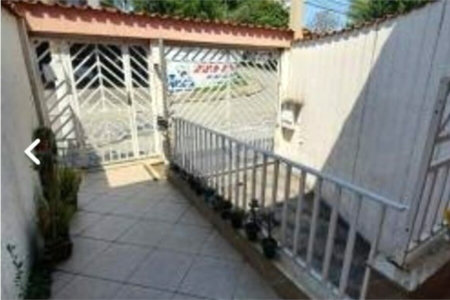 Casa com 205m² , 3 dormitórios , sendo todos suítes , 5 vagas , á venda no bairro Bangú em Santo André.