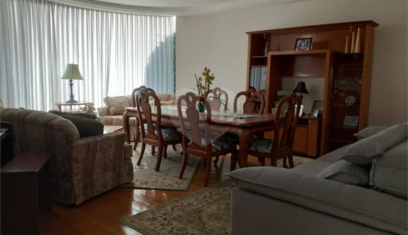 Casa à venda com 4 quartos, sendo 2 suítes,  em Jardim Novo Mundo, Poços de Caldas, MG