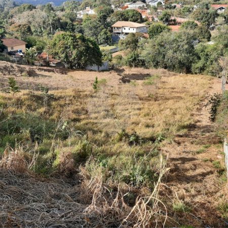 Terreno em Atibaia com 2.090 metros, ótimo para fazer chácara, excelente localização, aceita financiamento