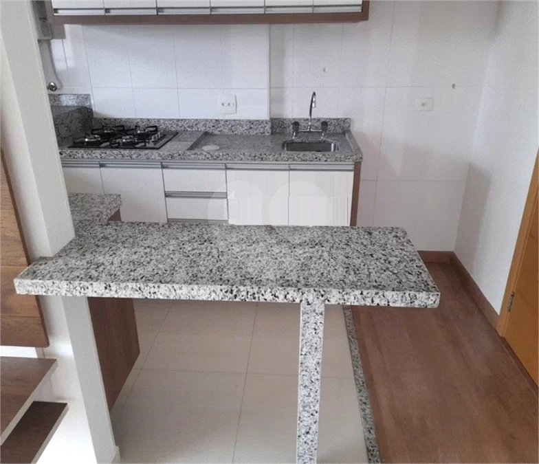 APARTAMENTO DE 44,5 M² COM 01 DORMITÓRIO E COZINHA COM ARMÁRIOS, VARANDA GOURMET E VAGA PARA LOCAÇÃO EM SANTANA