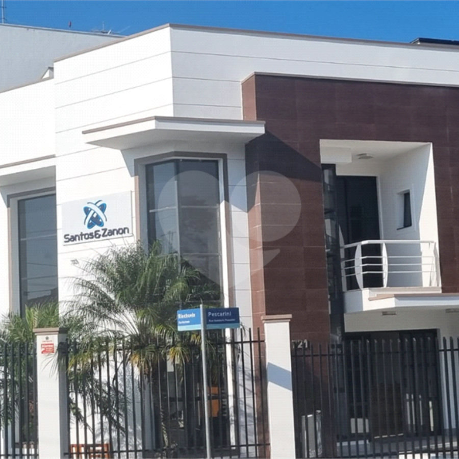 Lindo Prédio Comercial no Centro de Vinhedo