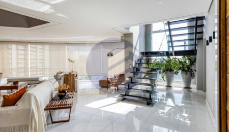 Duplex à venda com 3 quartos, sendo 3 suítes, em Vila Suzana 287m²