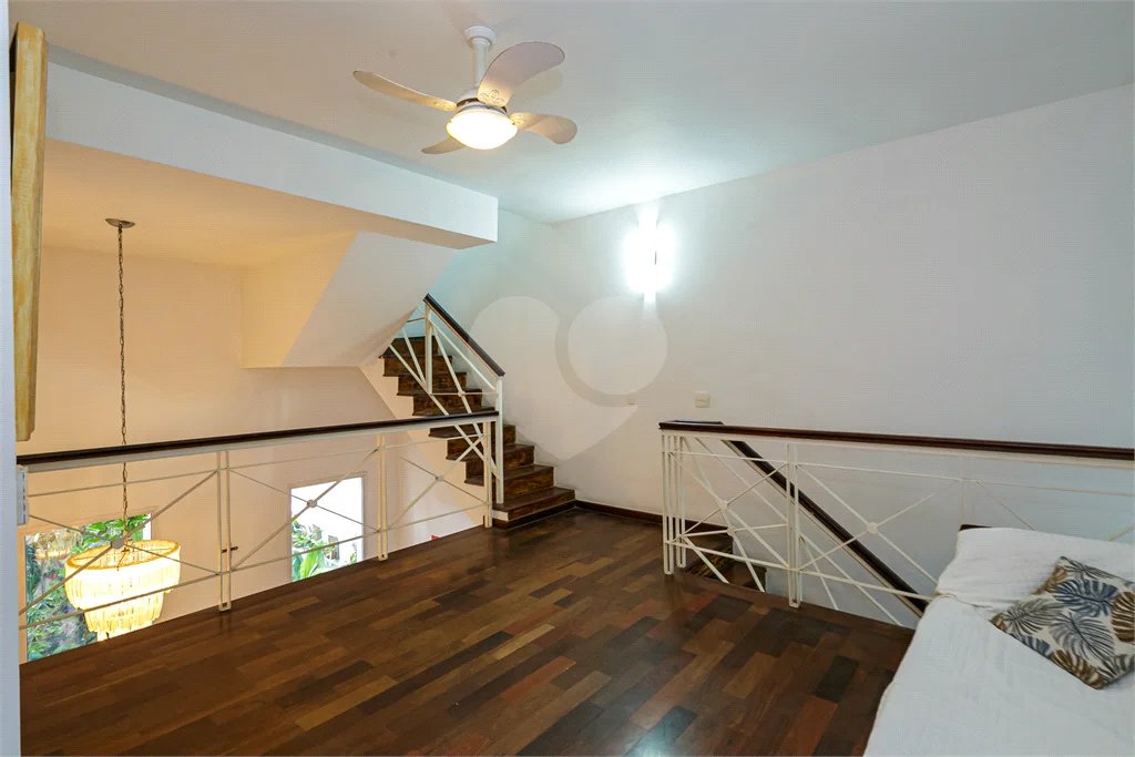 Casa à venda ou para alugar com 5 quartos, sendo 3 suítes, no condomínio Villa Florida, São Paulo - SP
