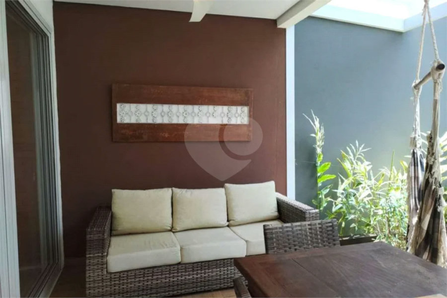 Maravilhosa Casa em Condomínio com 4 Suítes na Praia de Juquehy!!!