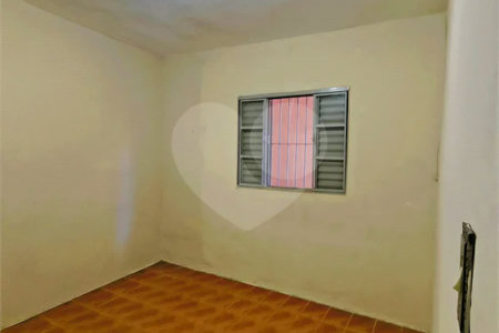 Casa Térrea para Venda – Bairro Vila Avaí, Indaiatuba - com 02 quartos- 01 banheiro-sala -cozinha-quintal e garagem 0 1carro