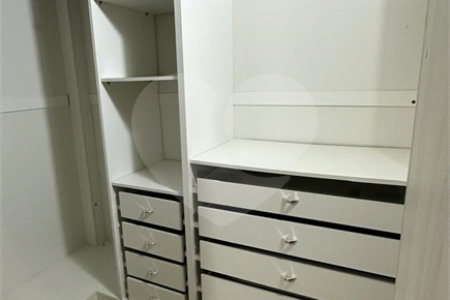 Chácara no Condomínio Vale das Laranjeiras em Indaiatuba SP - Venda - R$ 3,600.000,00 - Locaçao - R$ 30.000,00 mais encargos - Linda, espaçosa, aconchegante, acabamento de alto padrão em rua tranquila e arborizada, em um dos Condomínios mais valorizados de Indaiatuba. Com fácil acesso as principa