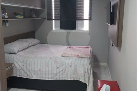 Apartamento de 2 quartos (1 suíte) à venda em Itaquera