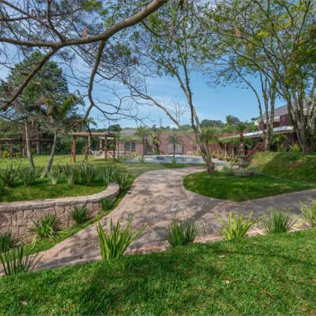 Casa à venda com 4 suítes no condomínio Vale da Santa Fé, Vinhedo - SP