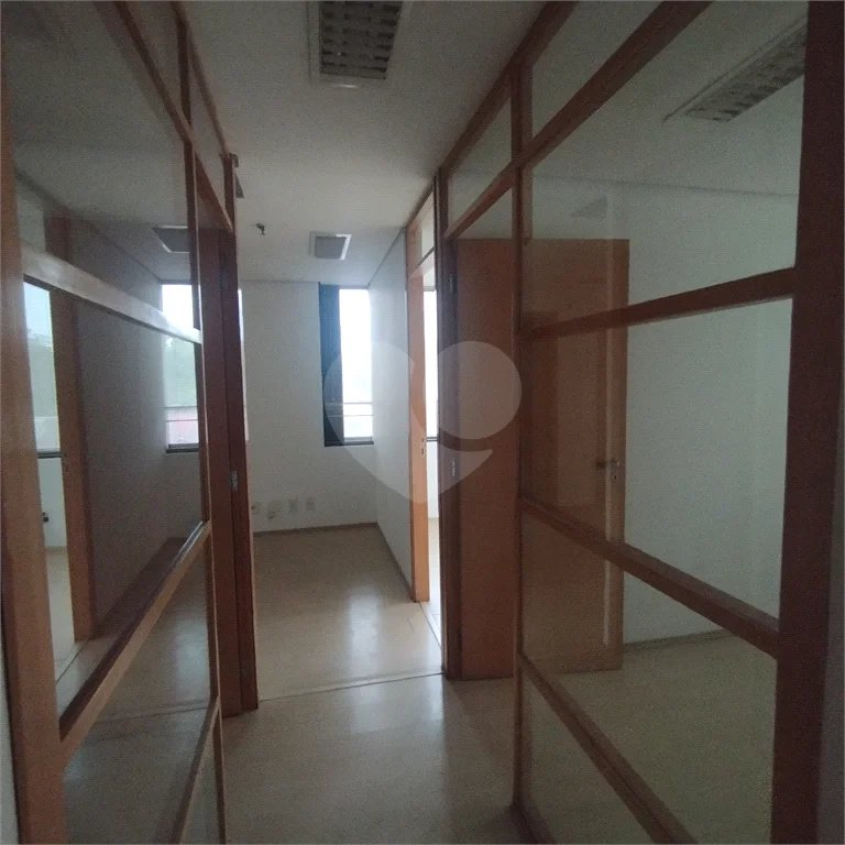 Sala comercial para locação no Jardim Paulista, 90 m², 2 garagens