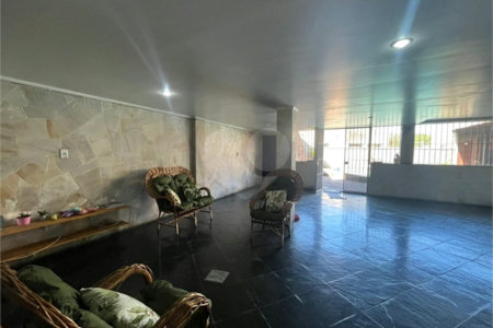 Casa com piscina disponivel para venda com 250m² - Jardim Paris / SP