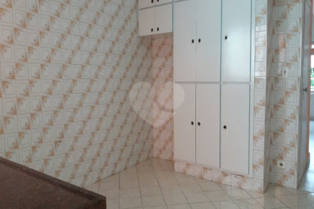 Casa com 125m² , 2 dormitórios , 2 vagas , à venda no Jardim Las Vegas em Santo André.