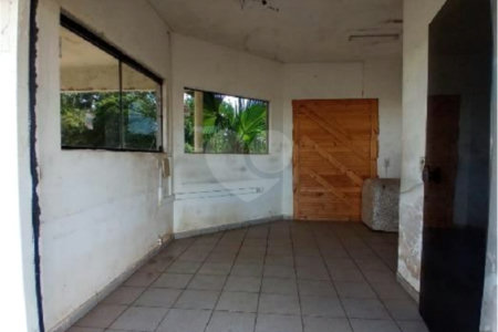 Galpão Comercial .