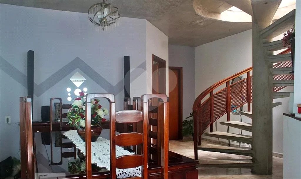 Casa com 250m² , 3 quartos, sendo 1 suíte , 3 vagas , à venda no Jd. Ana Maria - Santo André