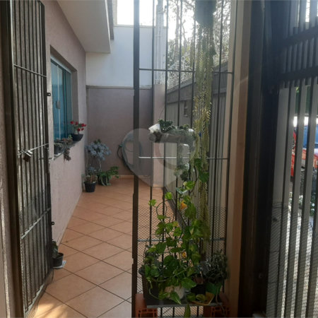 Bela casa com boa localização no bairro Portal do Sol