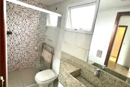 Apartamento com 138m², 3 dormitórios, sendo 3 suítes, 2 vagas de garagem, à venda na Vila Valparaiso em Santo André.